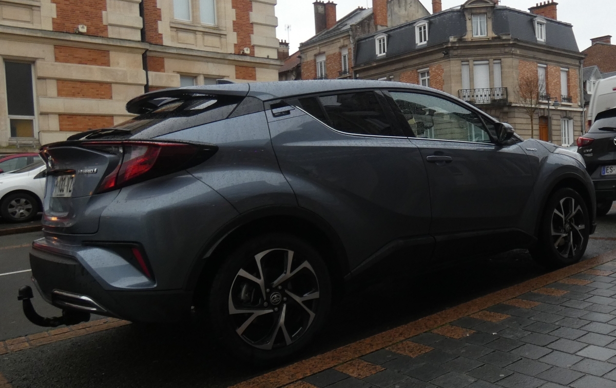 Toyota C-HR — 10